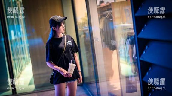 Akisoso秋楚楚 这一抹绿色!最新Akisoso秋楚楚美图添了些许俏皮。