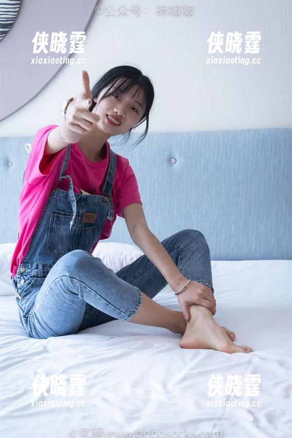 BoBoSocks袜啵啵-奶油 BoBoSocks袜啵啵 - 两双长靴的奶油狂欢:写真合集等你来翻牌