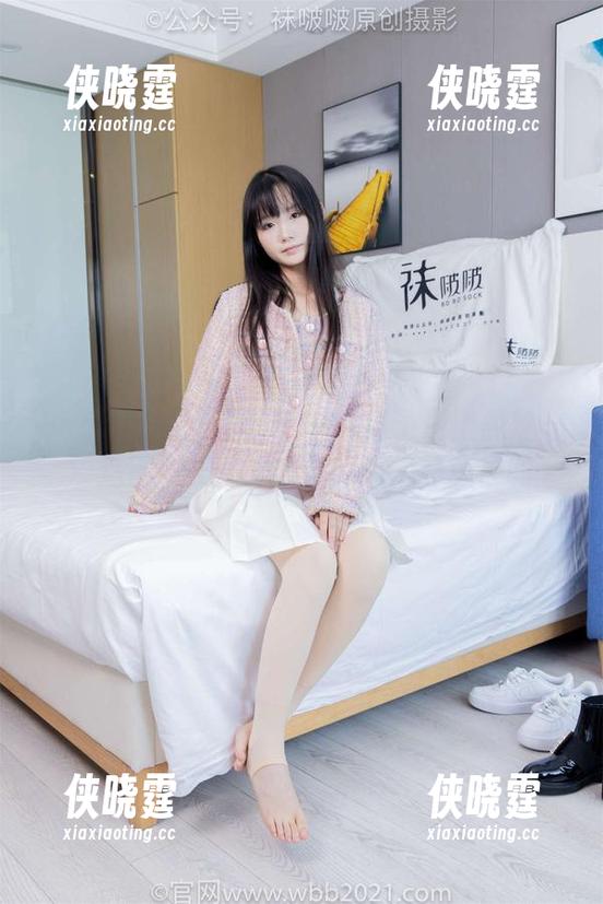 BoBoSocks袜啵啵 - 当稚予遇上黑丝——这图集里的光和影交织挺有意思的