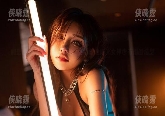 微密圈 - 于芷晴在私房图片里巅峰之路，女神也有拗的造型哈哈