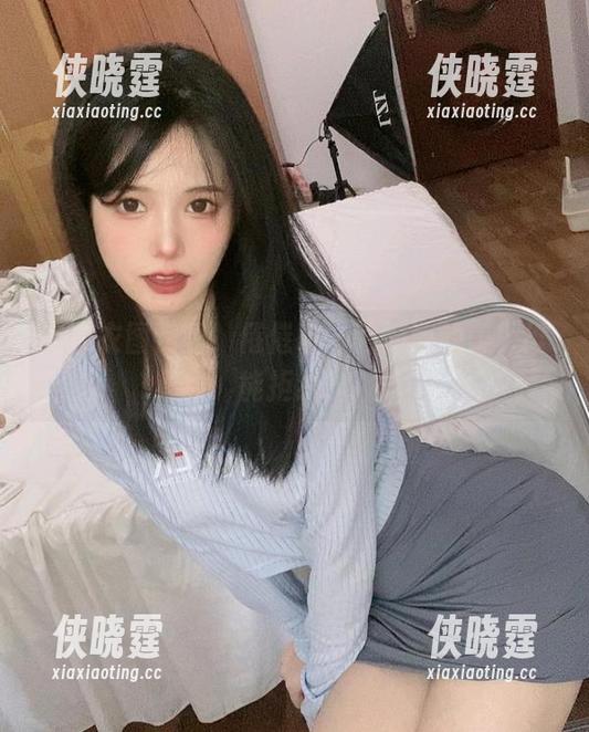倦倦喵 黑内衣图包里,倦倦喵一脸懒散的美,谁能拒绝?