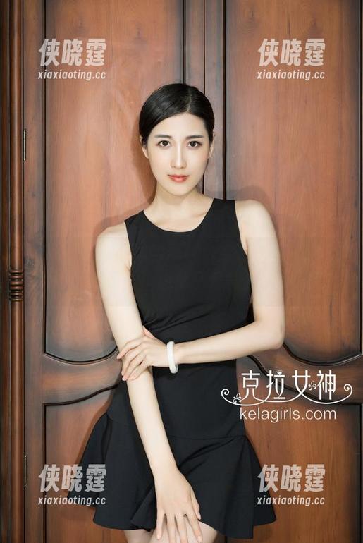 克拉女神-小芹 克拉女神 - 小芹的牛仔裤写真合集:光影玩弄下,难道裤子真能撩人?