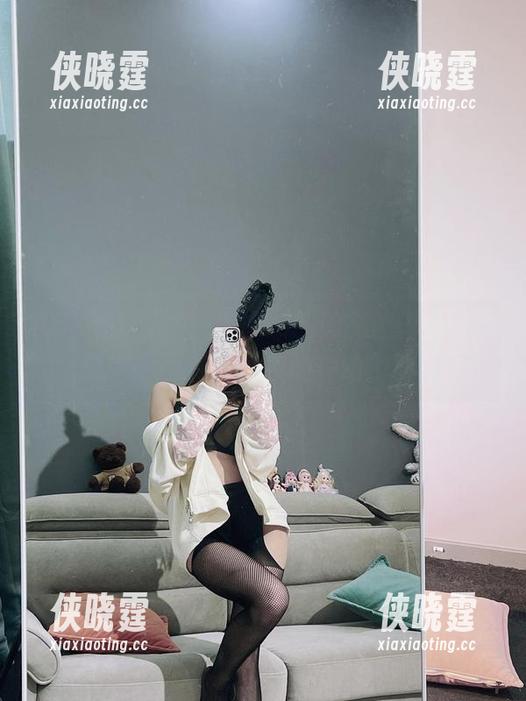兔宝妮to 微密圈 - 这张兔宝妮to的油亮美图,是不是有种想抚摸的冲动?