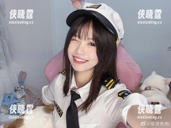 千反田鹿子 在千反田鹿子的校服套图里,是谁让人有想上课的冲动?呃,不太对。