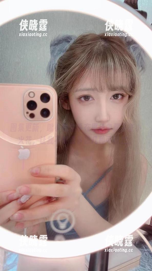 图集更新，啾小妍似乎在黑色中藏了些小火花，让我不禁想多想几种可能性。