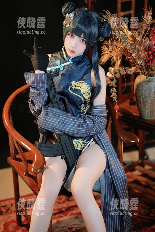 下载宫本樱的奥古斯特女仆装图包，你绝对不会后悔……我觉得。