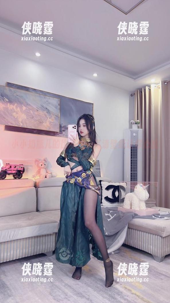 小小奶瓶儿 小小奶瓶儿的比基尼:高清壁纸让你心乱如麻。