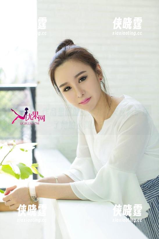 尤果网 - 作品里面的王瑞儿，天台似乎成了她的小舞台？