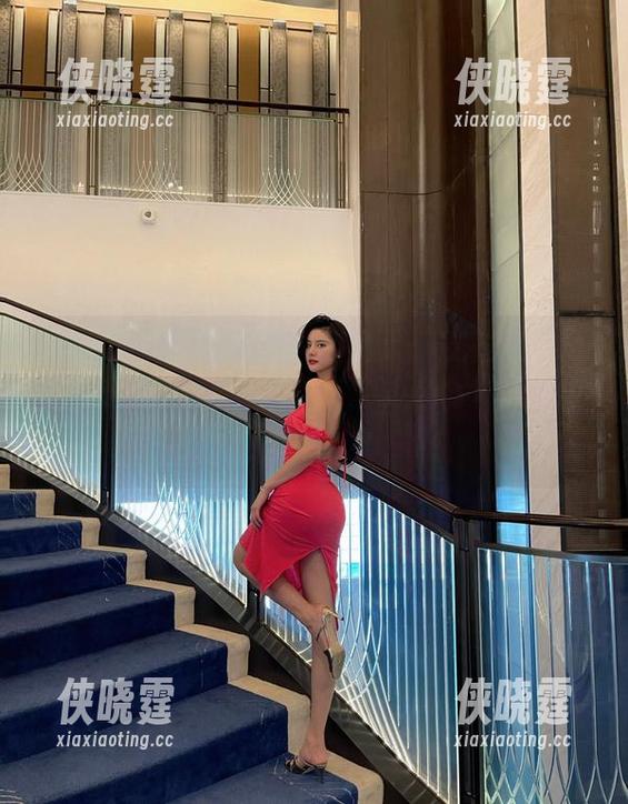 微密圈 - 瑜伽不是只有白天：就是阿朱啊的夜晚写真分享，快来试试这个“黑暗中的平衡”！