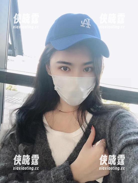 林子喵Lynne 微密圈 - 小心,林子喵Lynne的白色写真下载后,容易沉迷在清透的氛围里。