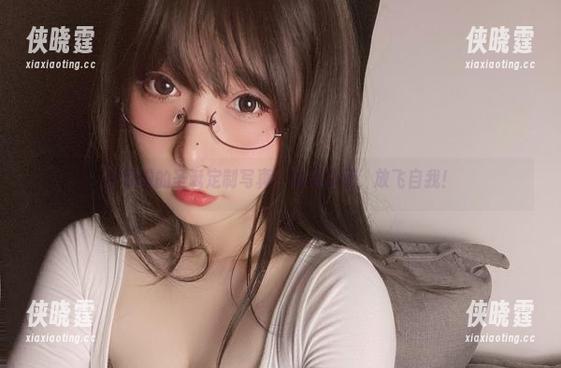 次屁啦的圣诞定制写真：忘掉冷漠，放飞自我！