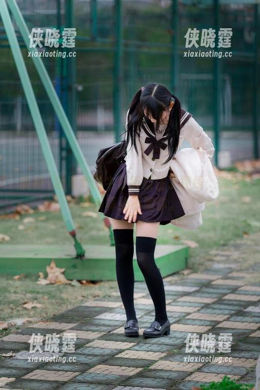 被神楽坂真冬的牛仔裤抓住了视线，高清画质真心不骗你。