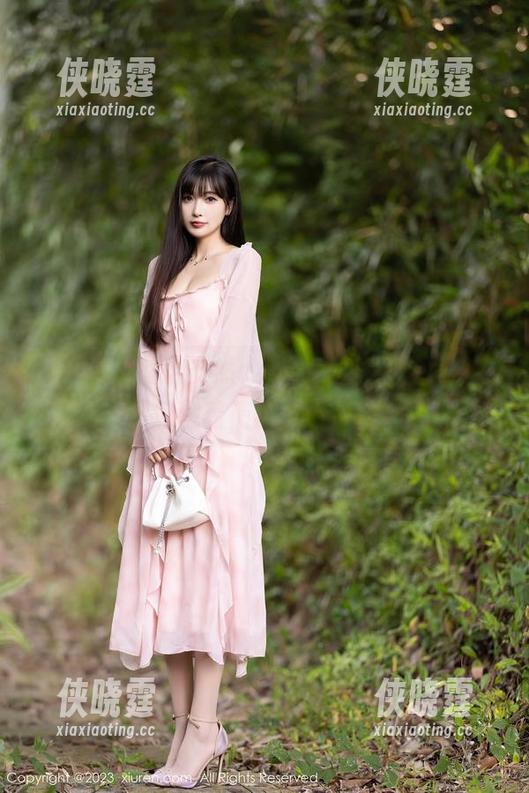 秀人网-安然anran 秀人网 - 翻翻安然anran的女孩图片,资源包藏着俏皮的小心思!