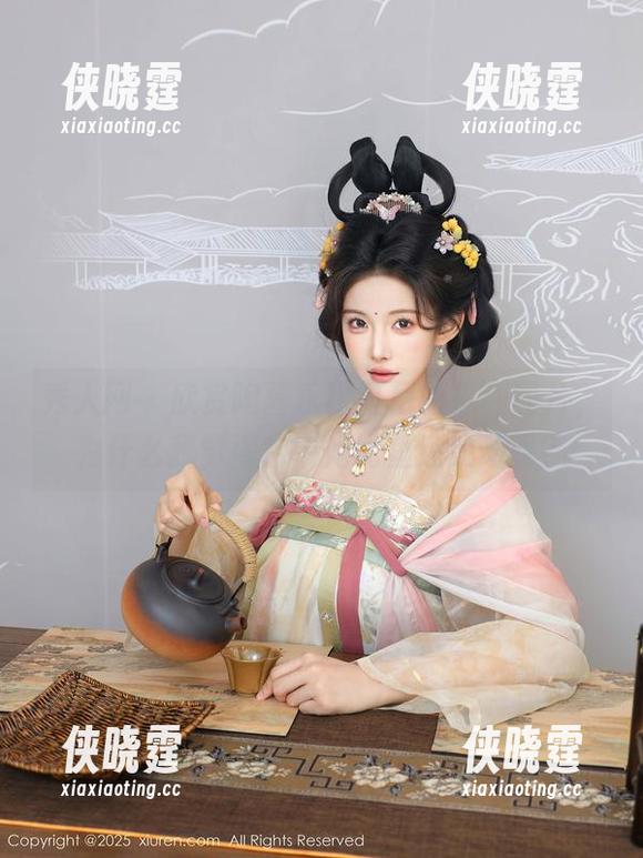 秀人网-陶喜乐 秀人网 - 欣赏陶喜乐比基尼的福利图片,为什么我觉得水中她比鱼还灵动呢?