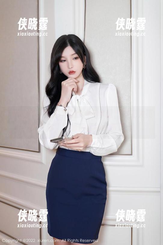 秀人网-龙泽美曦 秀人网 - 龙泽美曦的油亮套图,发光发亮的一刻,眼睛都要被闪伤了。