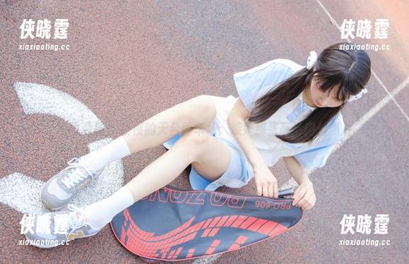 稚乖画册 - 夜夜的天台停车场：嫉妒那张高清肉丝照片