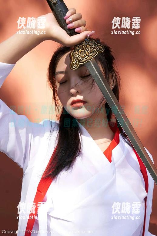 蜜桃社 - 原图里的佩琦Pinky裸足，竟然比咖啡还提神，图集我已经好奇到不行！