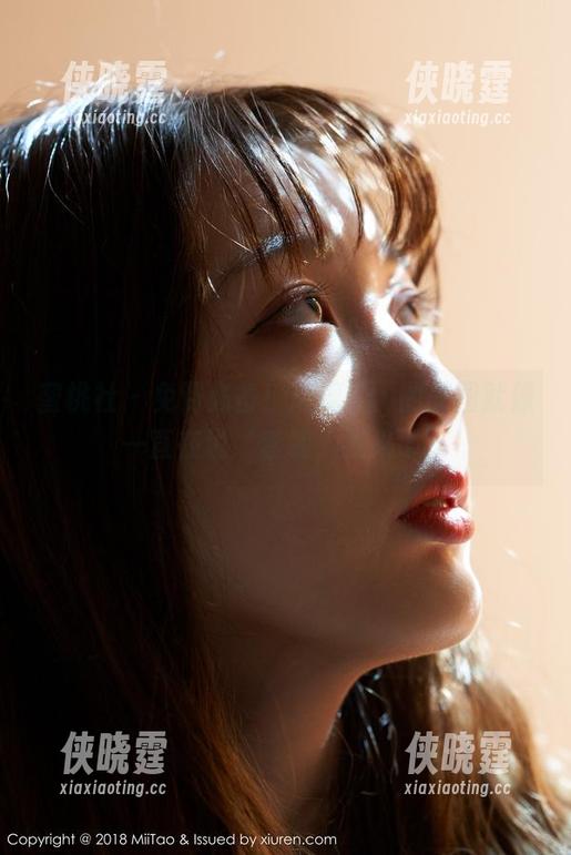 蜜桃社-琉璃lily 蜜桃社 - 免费必备!琉璃lily的美图就像一直在说‘套装,我来了’