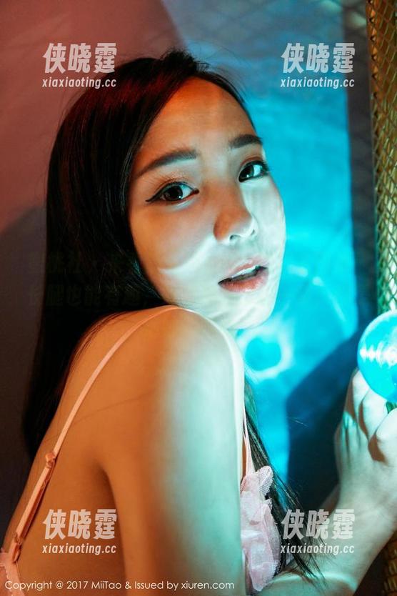 蜜桃社 - 来看静香Mandy的联名图集：长腿也能有趣，她骄傲走出的一步，都是绝妙的路线。