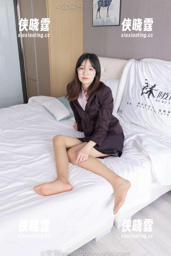 袜啵啵 - 夏天就是该消失的理由！小安图包更新，快来瞅瞅小姐姐是怎么搞定别人的眼光的！
