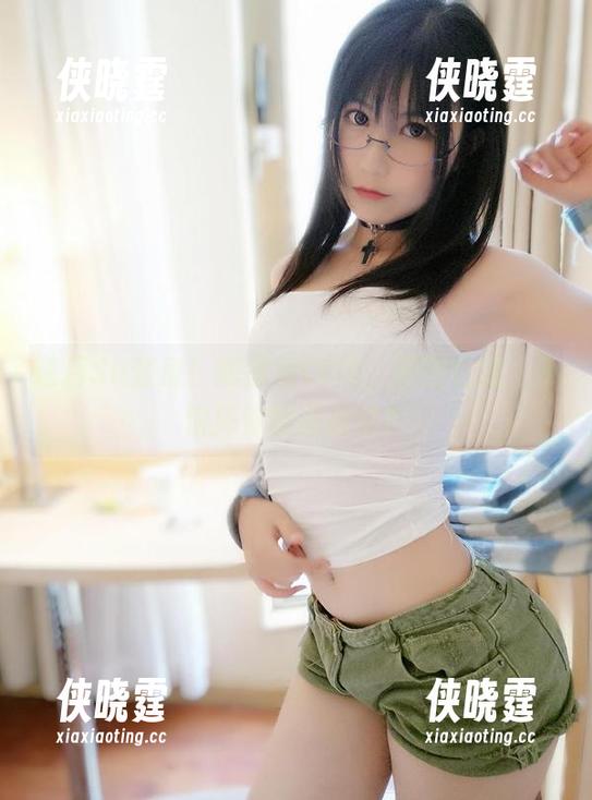 逐月Su 逐月Su变身!短旗袍COS,原图在这,不怕摔你能顶得住?