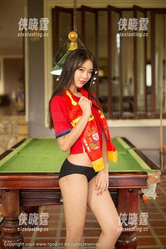 青豆客 - 美图的叛逆者：Abby王乔恩和她的无圣光制服。