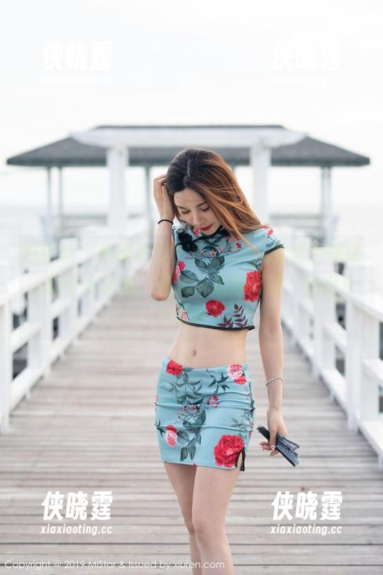 魅妍社-小乔Joyi 魅妍社 - 最新写真:小乔Joyi的黑色演绎,挺引人思考,但我还是想问她,这是什么风格?